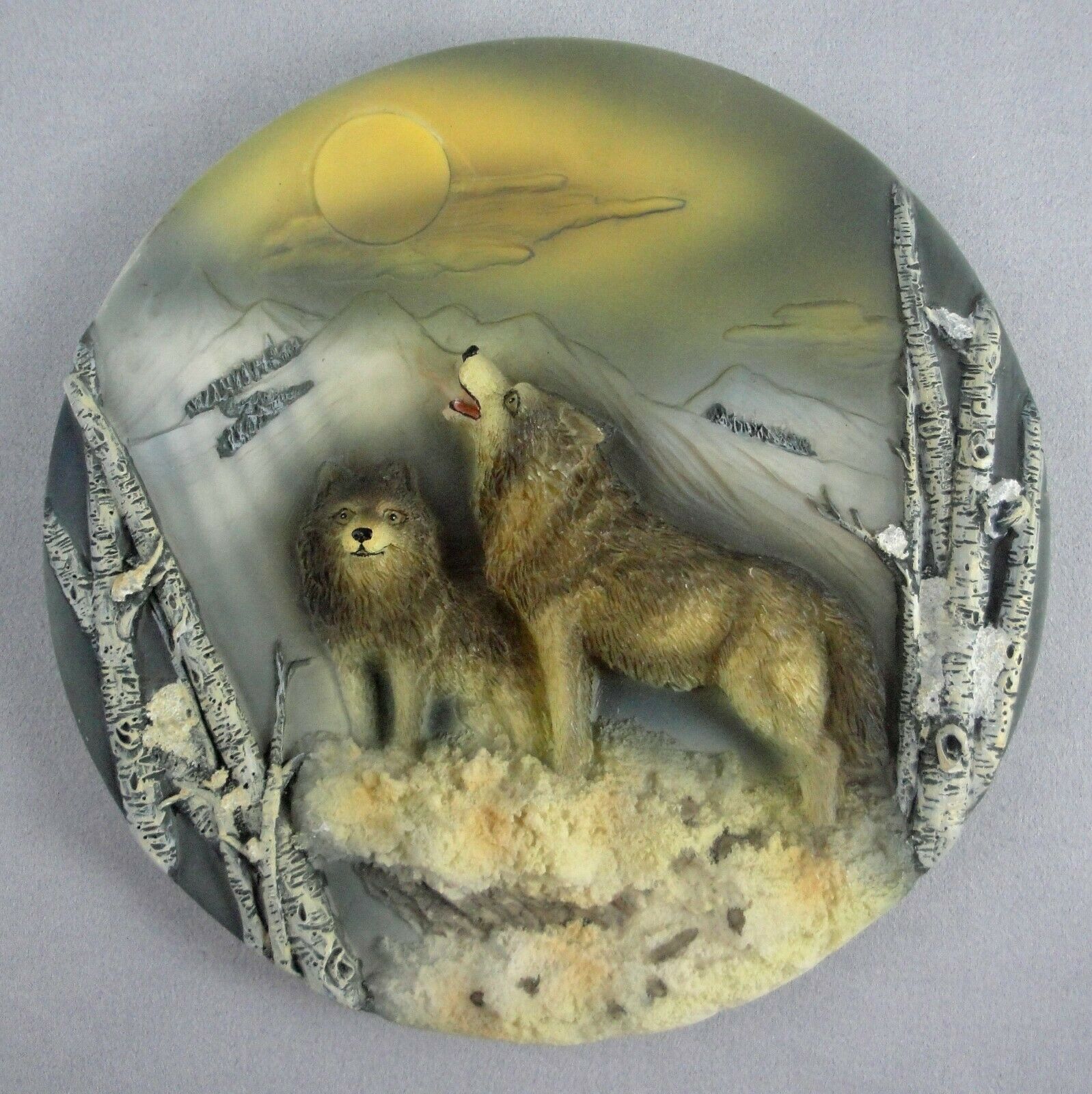 Gray Grey Timber Wolf Plate Howling At The Full Moon 3d Resin Mountain Sculpture