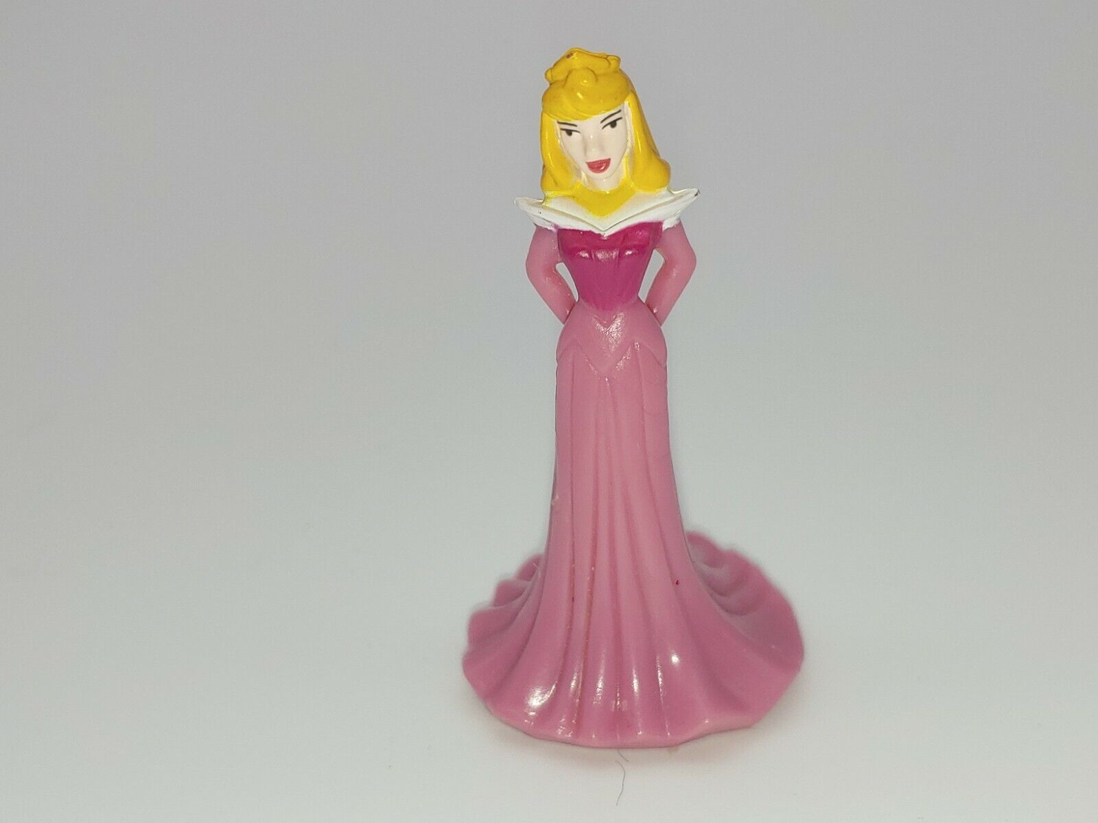 Sleeping Beauty Princess Aurora 2" Figure Disney Hasbro 2008 Cake Topper