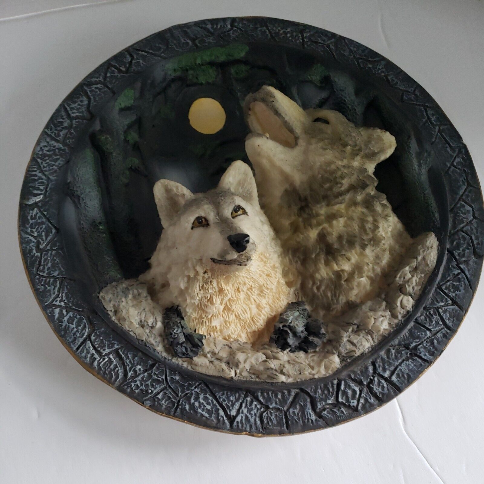 Amy And Addy Grey Rock Collection Plate 3-d Hard To Find  Two Wolves
