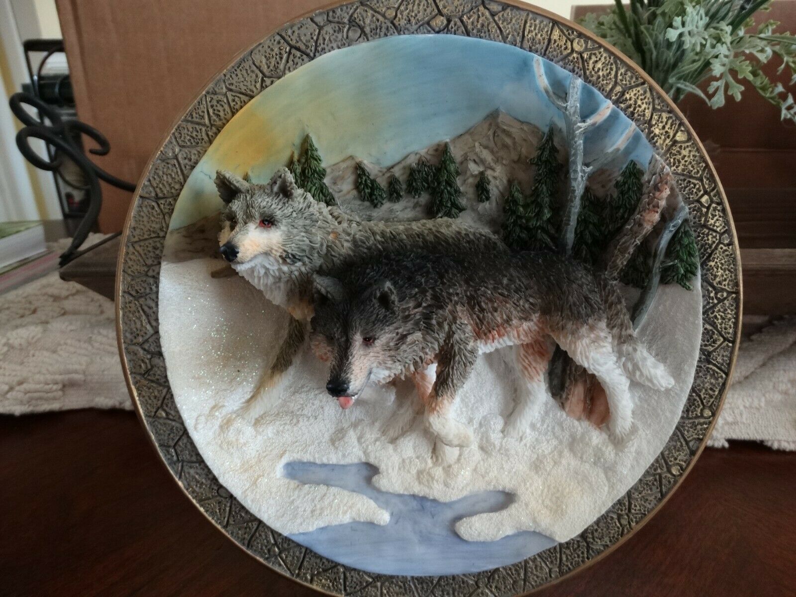 Suanti Galleries Wolf Wolves 3d Ceramic Collector Plate Wolfland W/box & Card