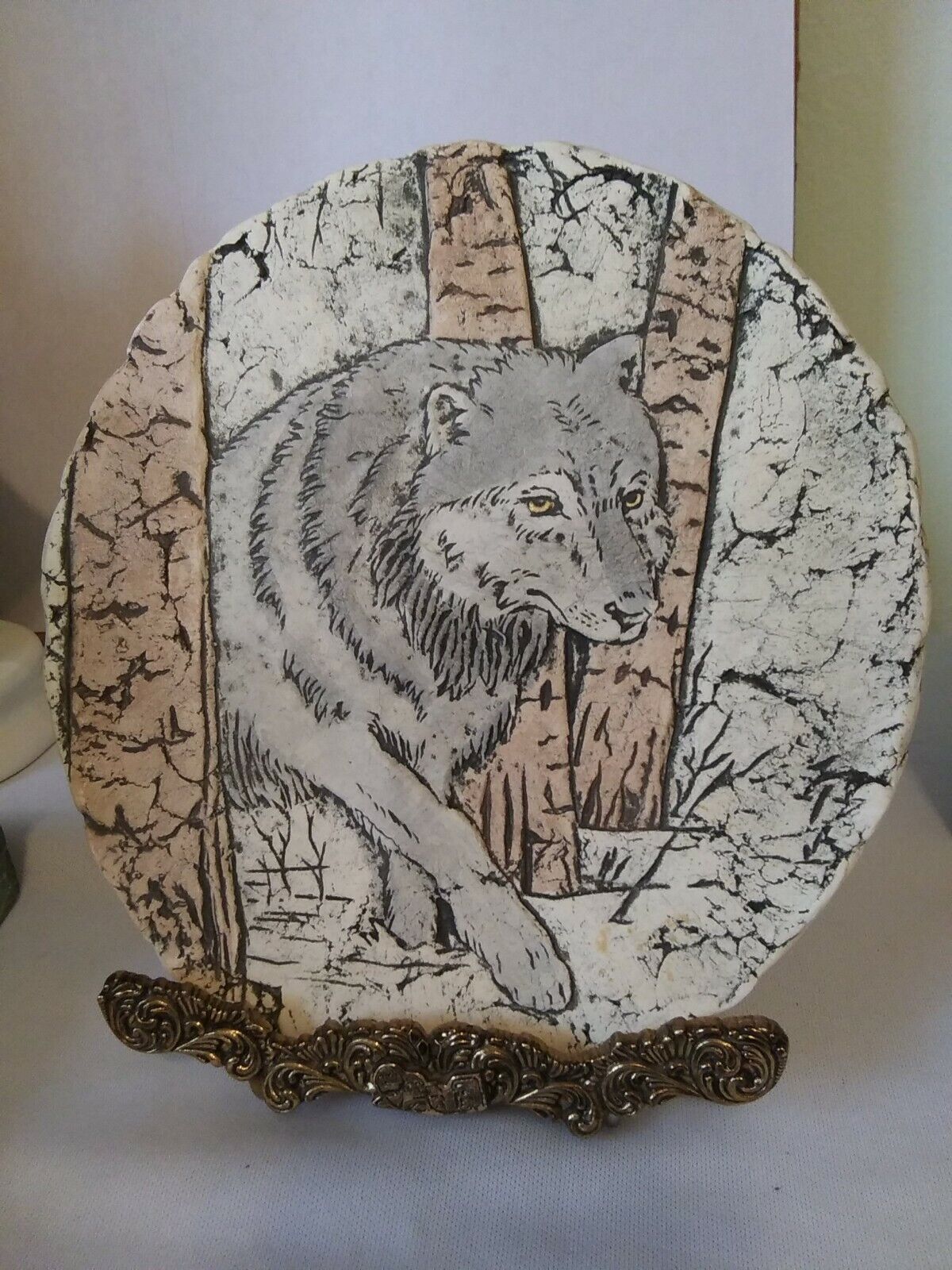 Vintage Plaque Gray Wolf Gold Eyes Chalkware Plate 7.25"