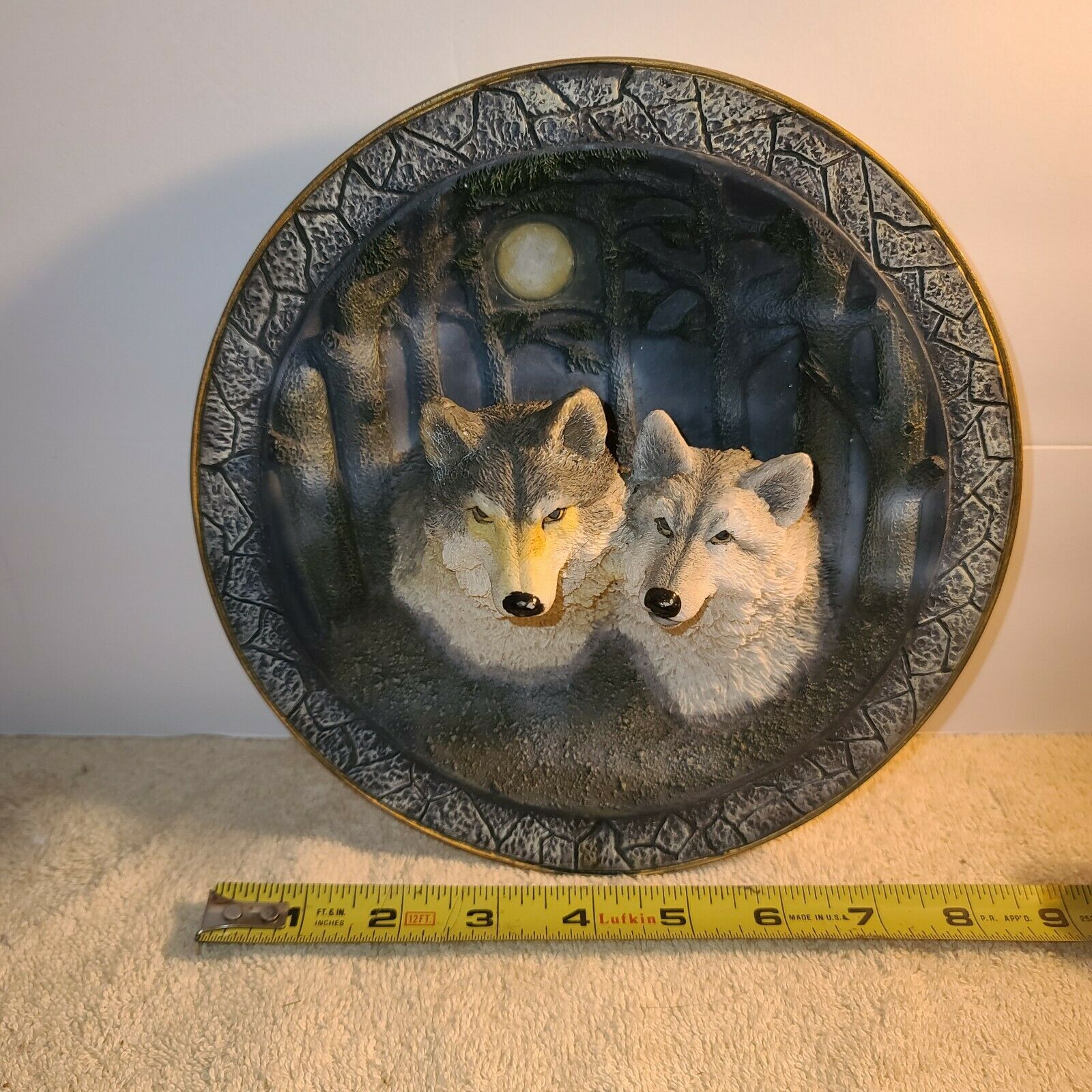 3d Hanging Wolf Plate Gray Rock Collection