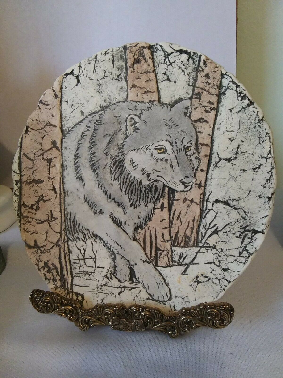 Vintage Gray Wolf Gold Eyes Chalkware Plaque Plate 7.25"