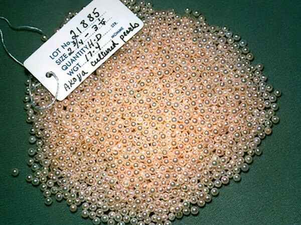 Pearls 17 Mommes (1,625 Pearls) 2 3/4 - 3 1/4 Mm White Akoya Pearls Half Drilled